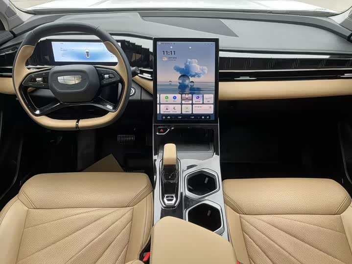 Фото 6 - Geely Atlas L