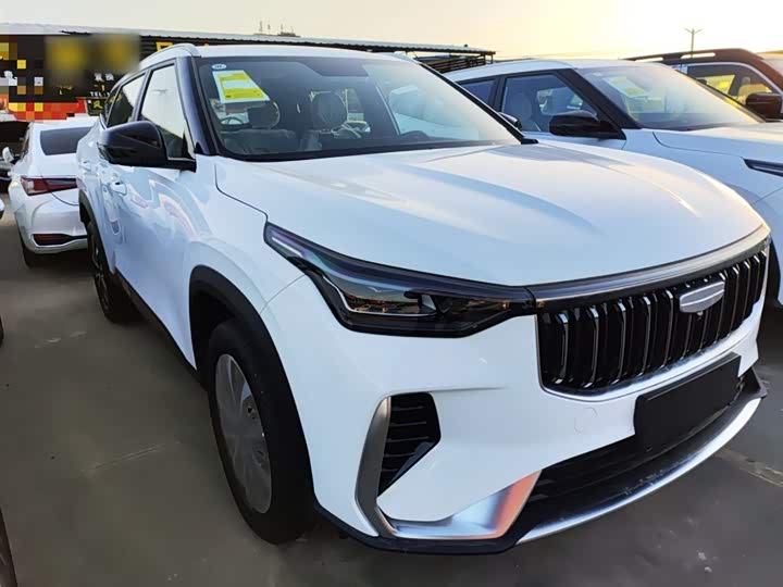 Фото 4 - Geely Atlas