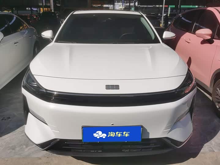 Фото 2 - Geely Galaxy L6