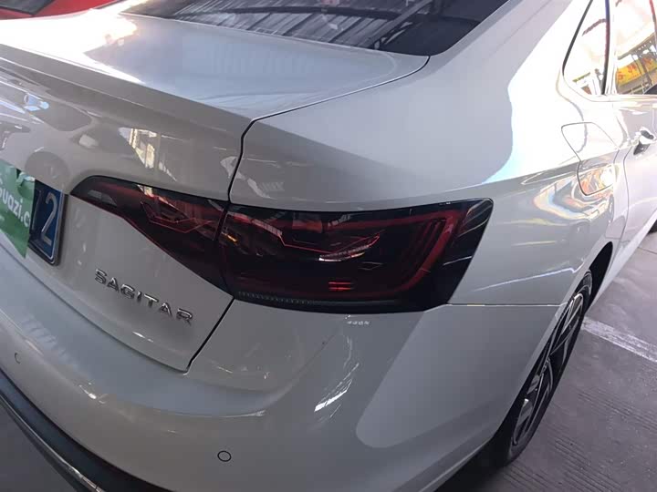 Фото 8 - Volkswagen Sagitar L