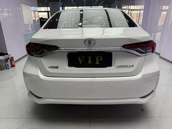 Фото 3 - Toyota Corolla