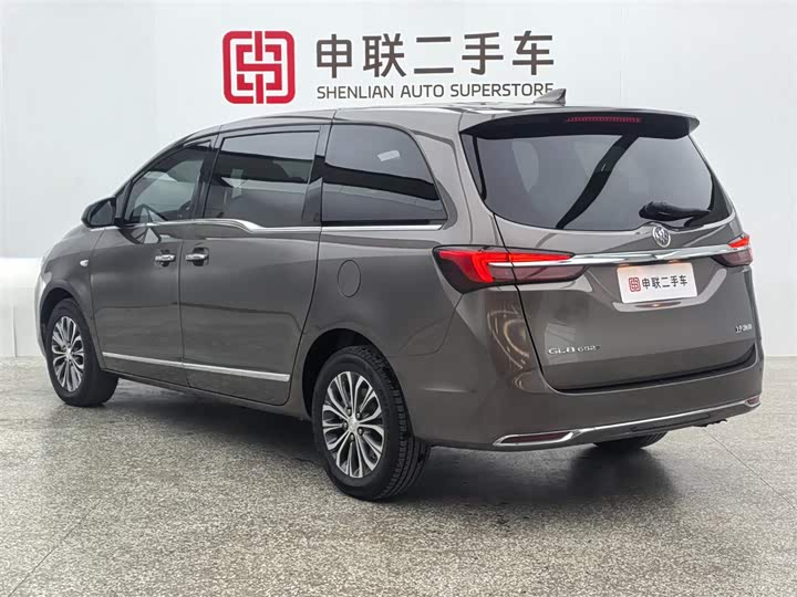 Фото 4 - Buick GL8 ES