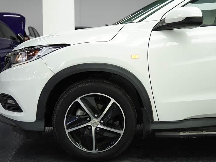 Фото 8 - Honda Vezel