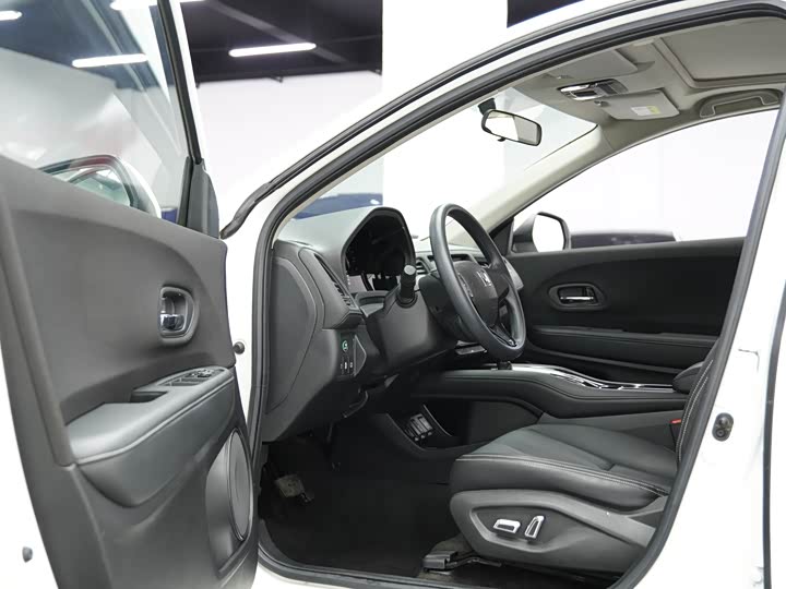 Фото 9 - Honda Vezel