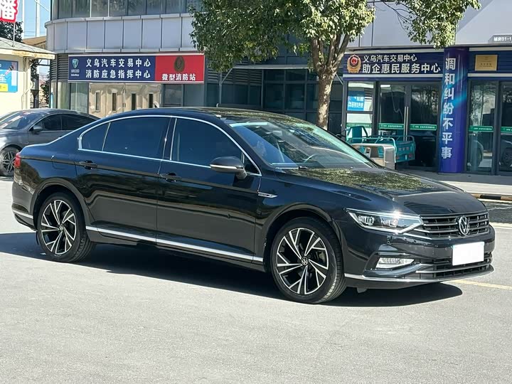 Фото 3 - Volkswagen Magotan