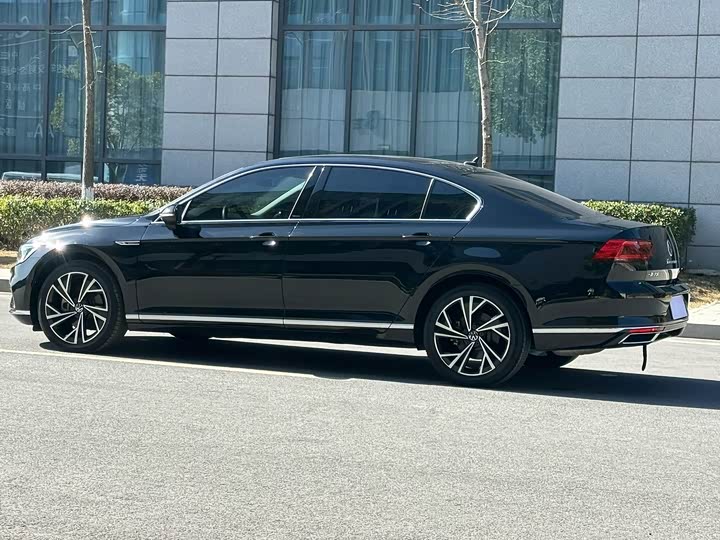 Фото 7 - Volkswagen Magotan