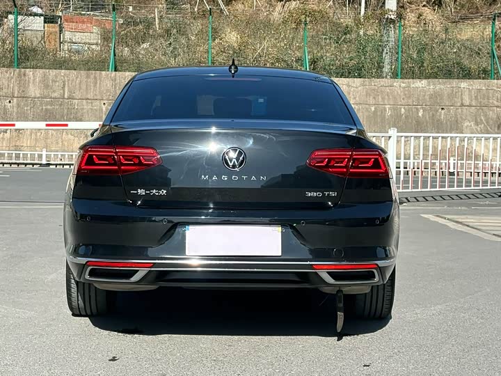 Фото 8 - Volkswagen Magotan