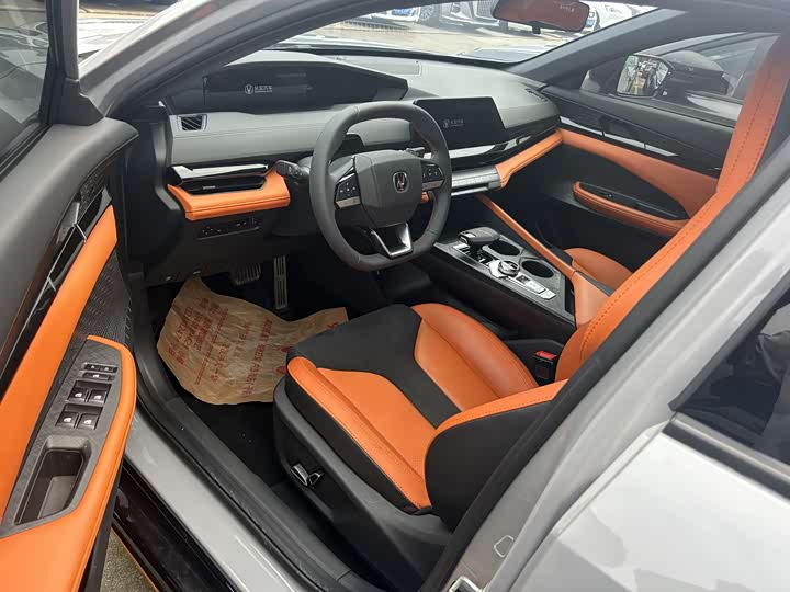 Фото 8 - Changan UNI-V