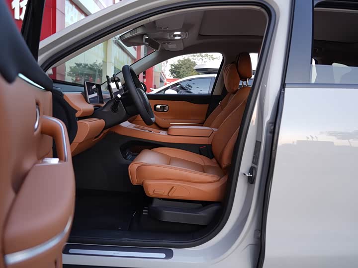 Фото 5 - Leapmotor C10