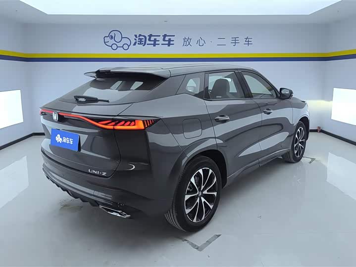 Фото 3 - Changan UNI-Z Hybrid
