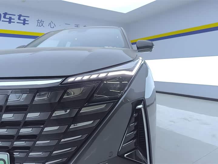 Фото 5 - Changan UNI-Z Hybrid