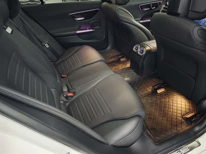 Фото 7 - Mercedes-Benz C-Class