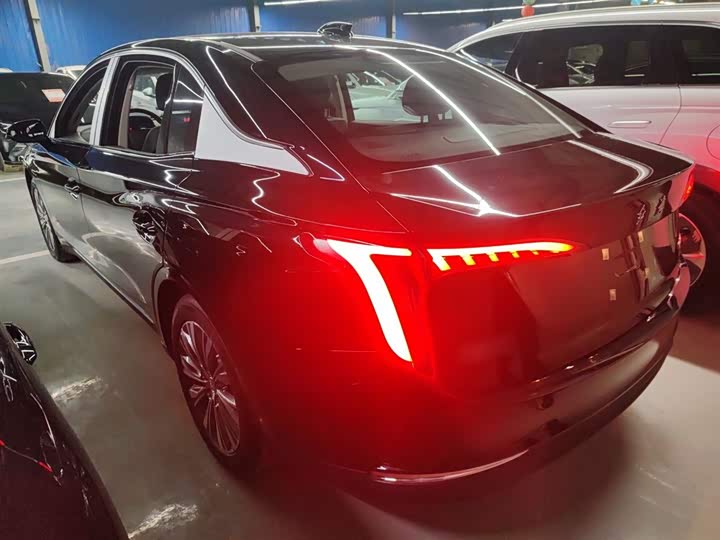 Фото 5 - Hongqi E-QM5