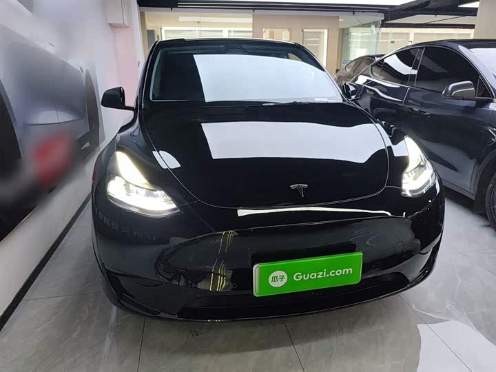 Фото 3 - Tesla Model Y