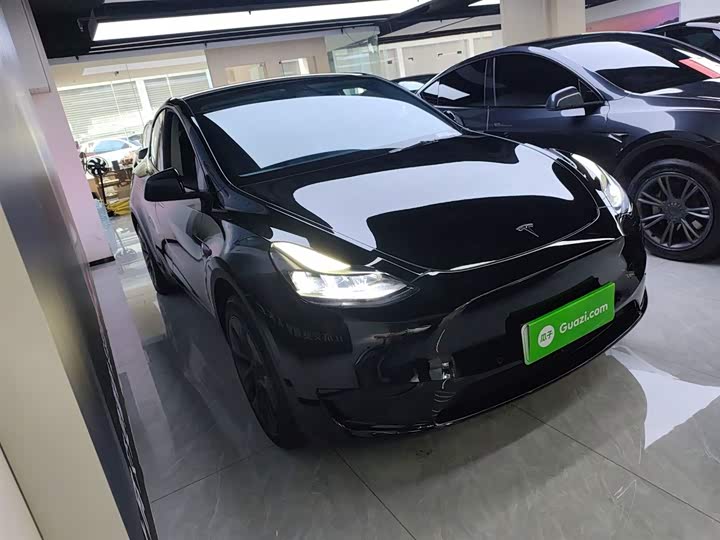 Фото 4 - Tesla Model Y