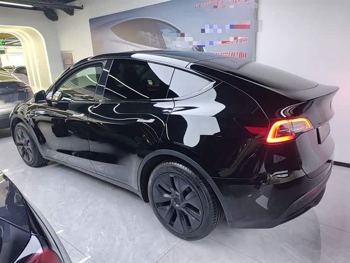 Фото 5 - Tesla Model Y