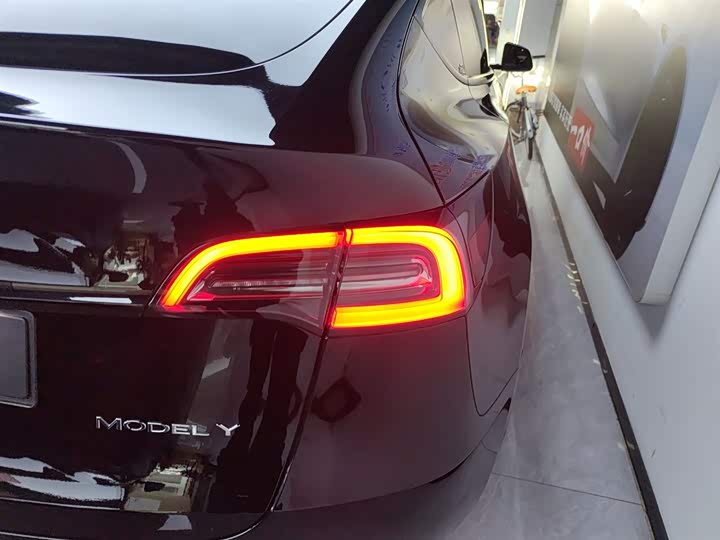 Фото 8 - Tesla Model Y