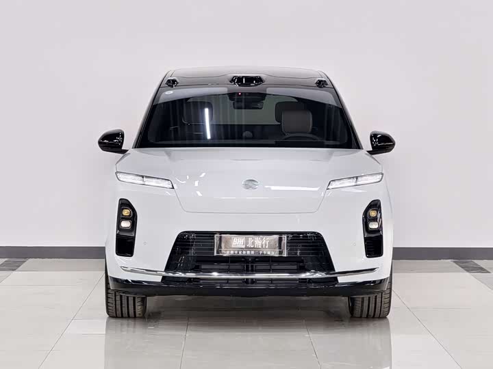 Фото 2 - Nio ES8