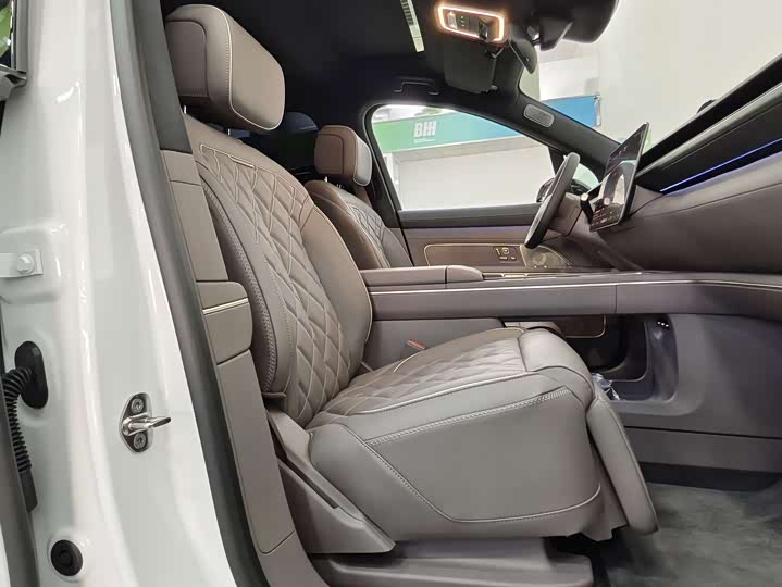 Фото 9 - Nio ES8