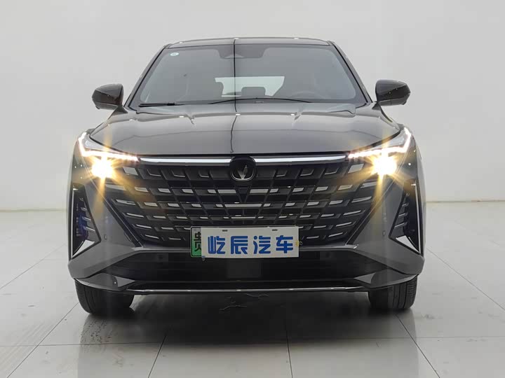Фото 2 - Changan UNI-Z Hybrid