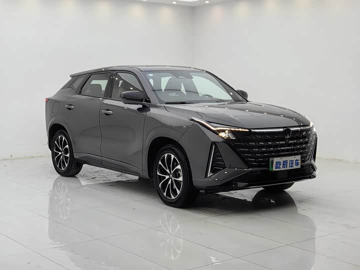 Фото 3 - Changan UNI-Z Hybrid