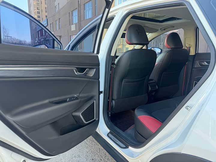 Фото 9 - Geely Emgrand GS