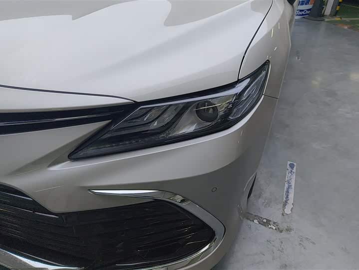 Фото 5 - Toyota Camry