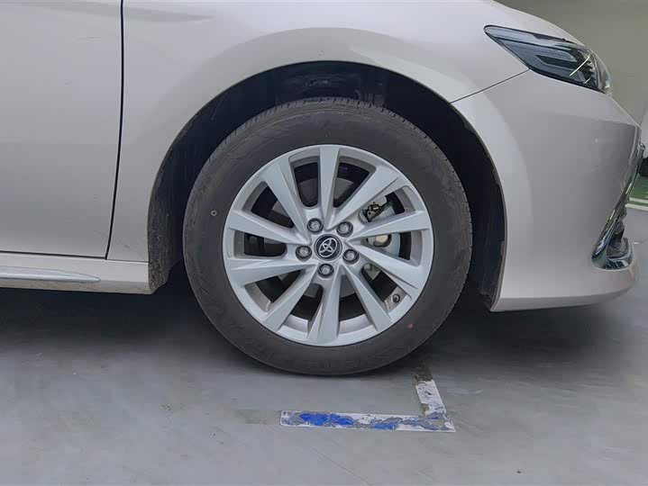 Фото 6 - Toyota Camry