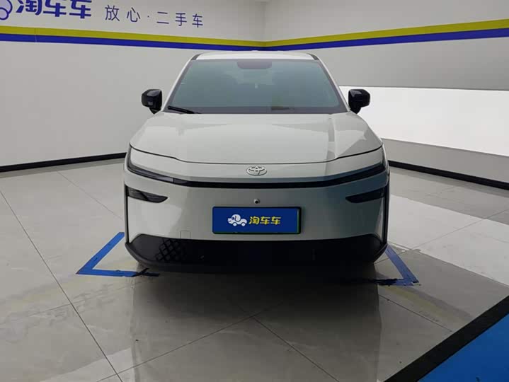 Фото 2 - Toyota bZ3X