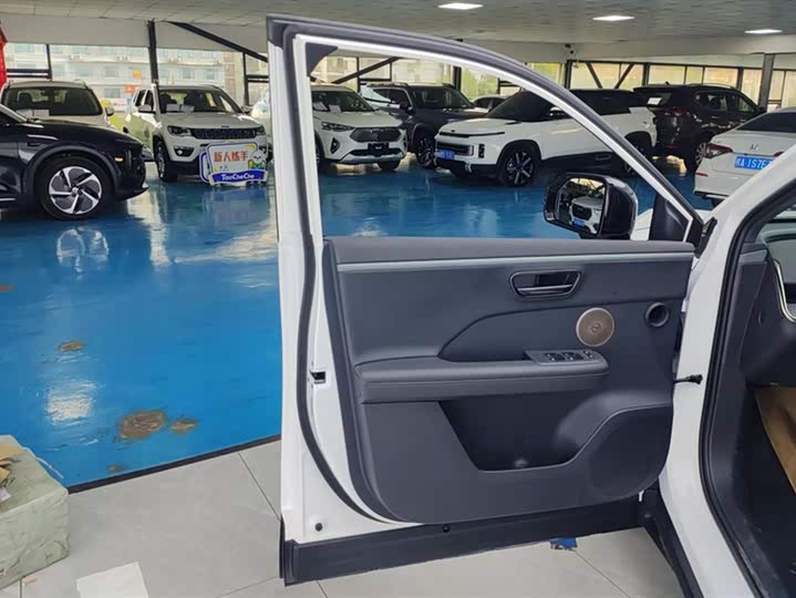 Фото 7 - Toyota bZ3X