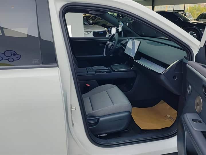 Фото 8 - Toyota bZ3X