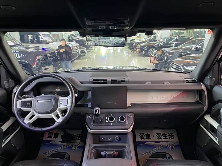 Фото 8 - Land Rover Defender