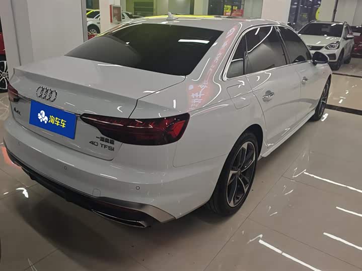 Фото 3 - Audi A4L