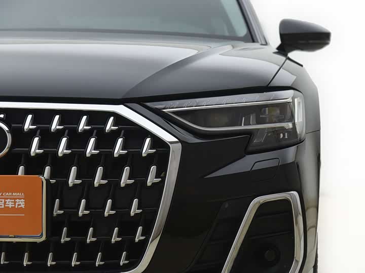 Фото 3 - Audi A8