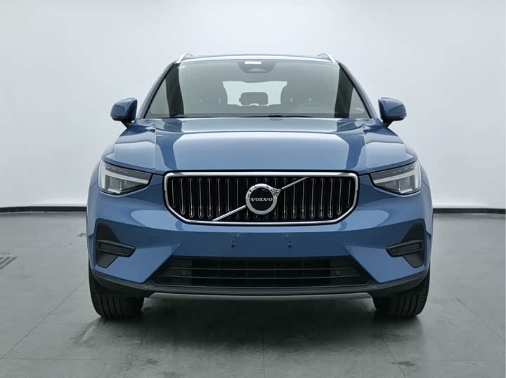 Фото 2 - Volvo XC40