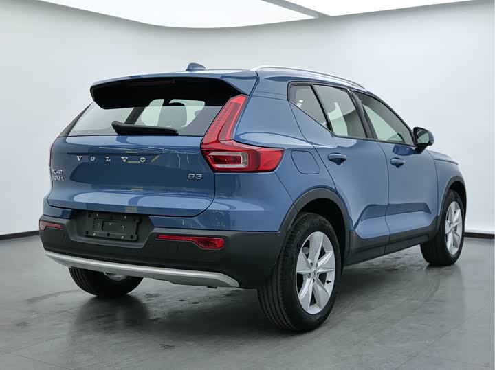 Фото 4 - Volvo XC40