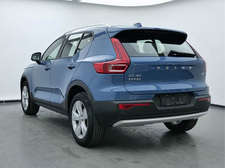 Фото 6 - Volvo XC40