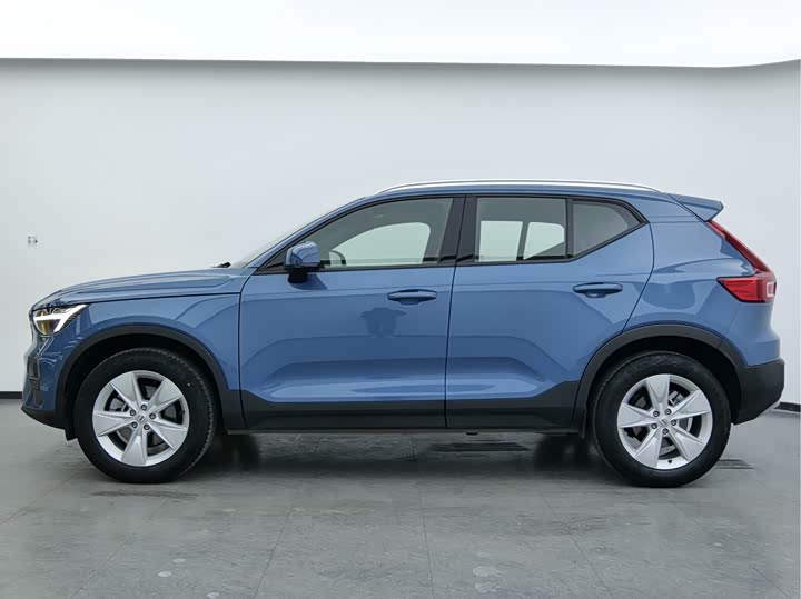 Фото 7 - Volvo XC40