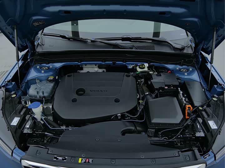 Фото 9 - Volvo XC40