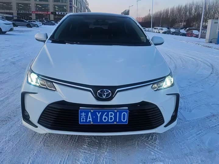 Фото 2 - Toyota Corolla