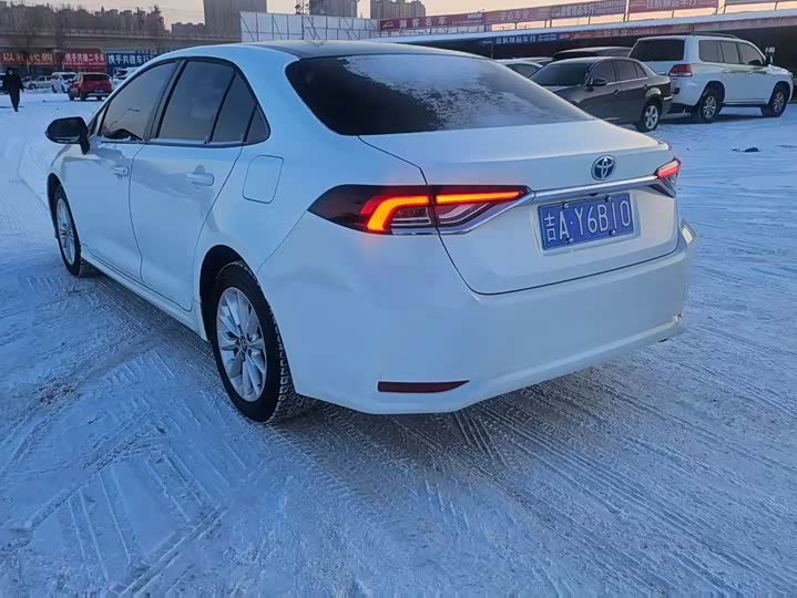 Фото 8 - Toyota Corolla