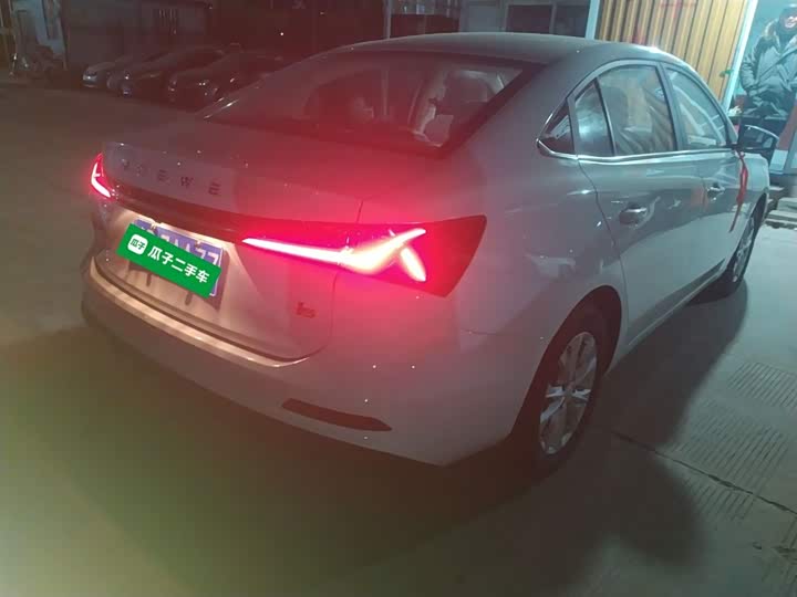 Фото 7 - Roewe i5