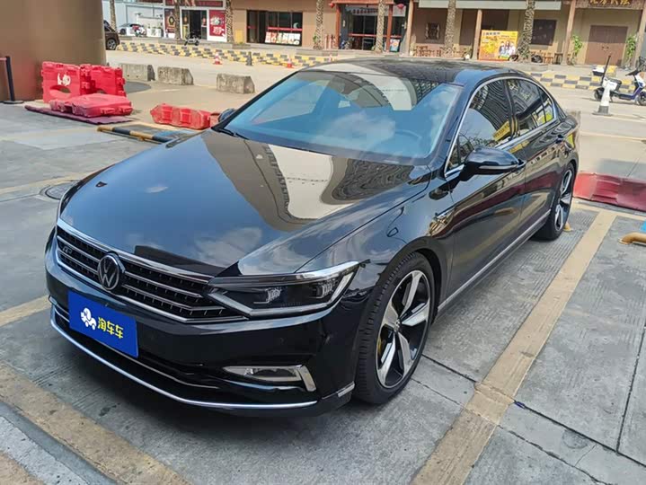 Фото 1 - Volkswagen Magotan