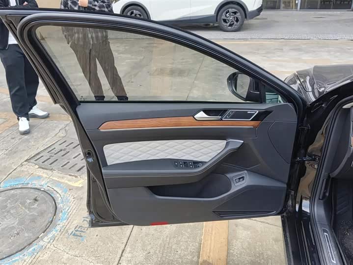 Фото 7 - Volkswagen Magotan