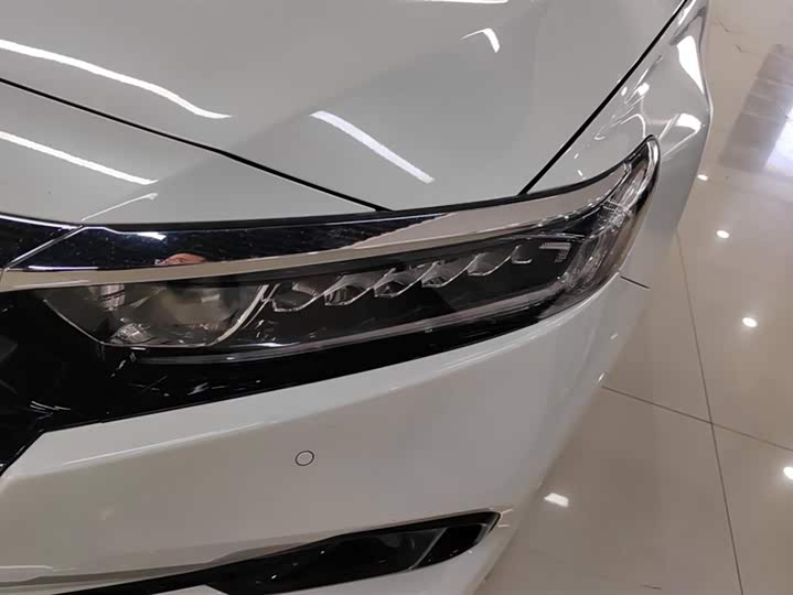 Фото 5 - Honda Accord