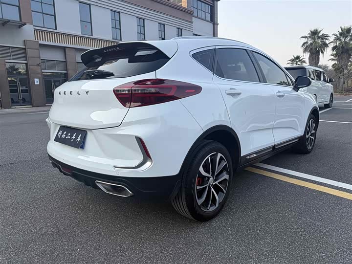 Фото 4 - Geely Emgrand GS