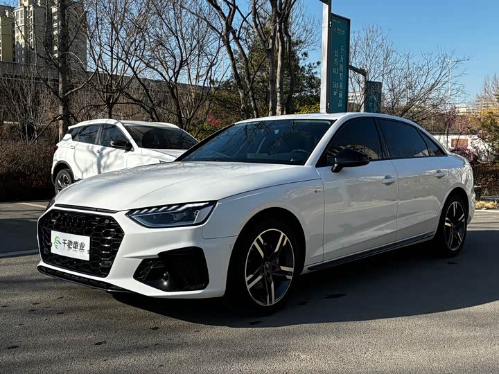 Фото 1 - Audi A4L