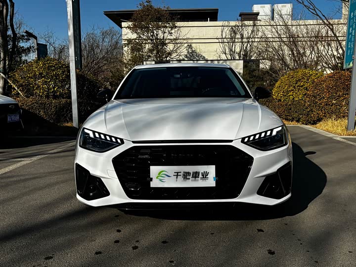 Фото 2 - Audi A4L