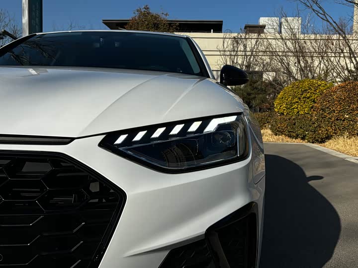 Фото 3 - Audi A4L