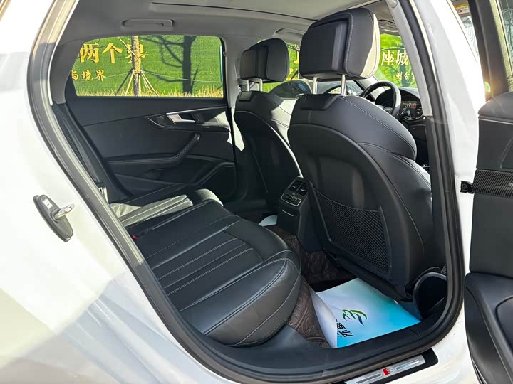 Фото 6 - Audi A4L